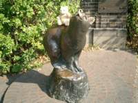 poohstatueinlondonzoo_small.jpg